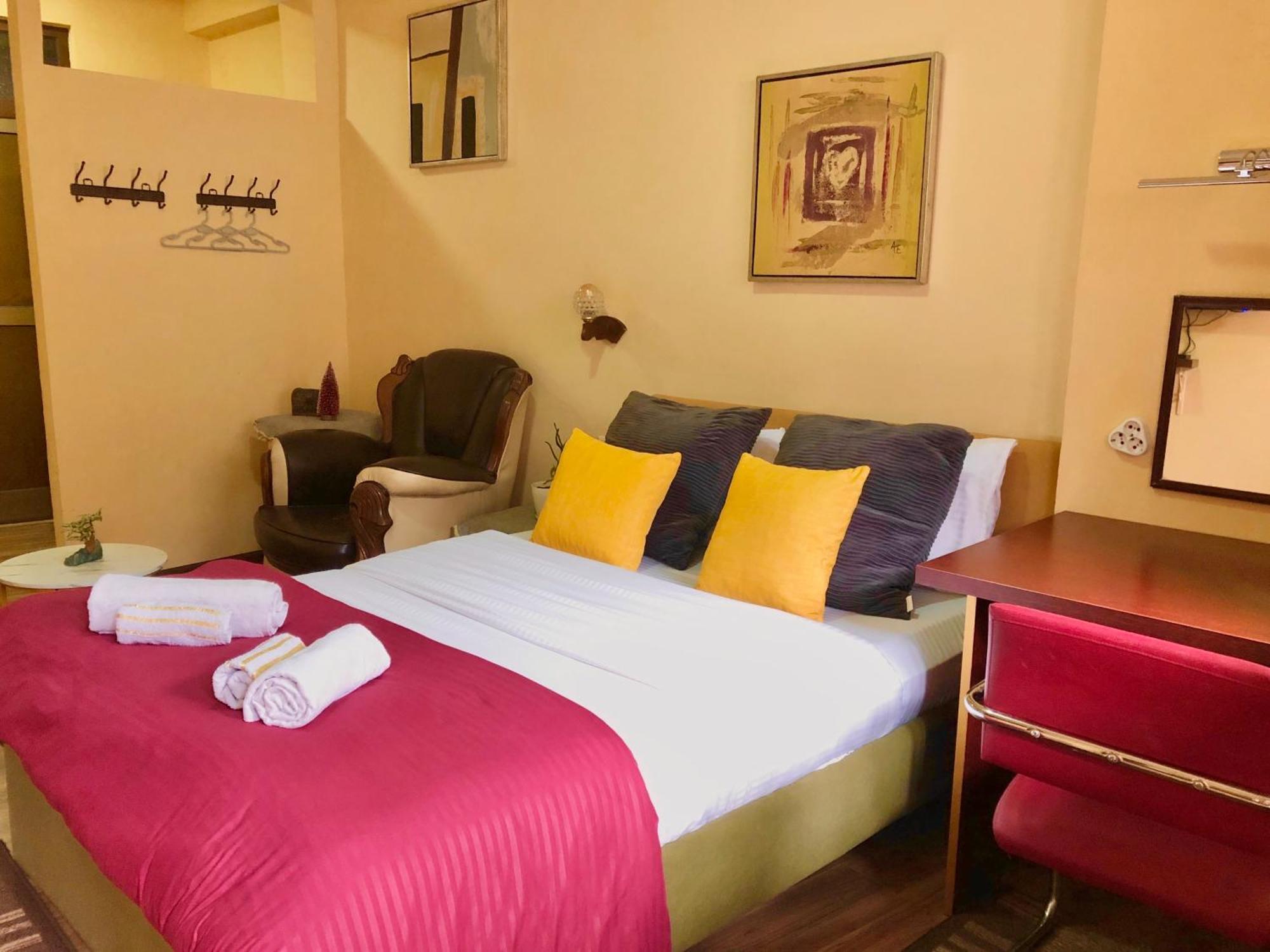 Urban Boutique Hotel Pristina Kültér fotó