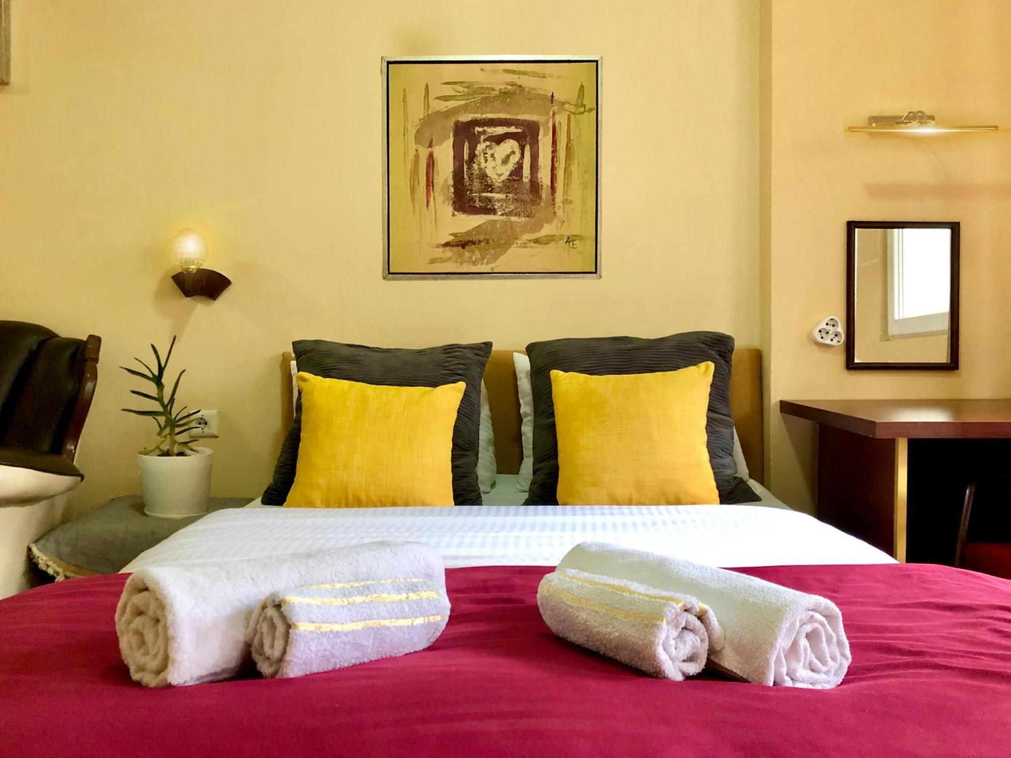 Urban Boutique Hotel Pristina Kültér fotó