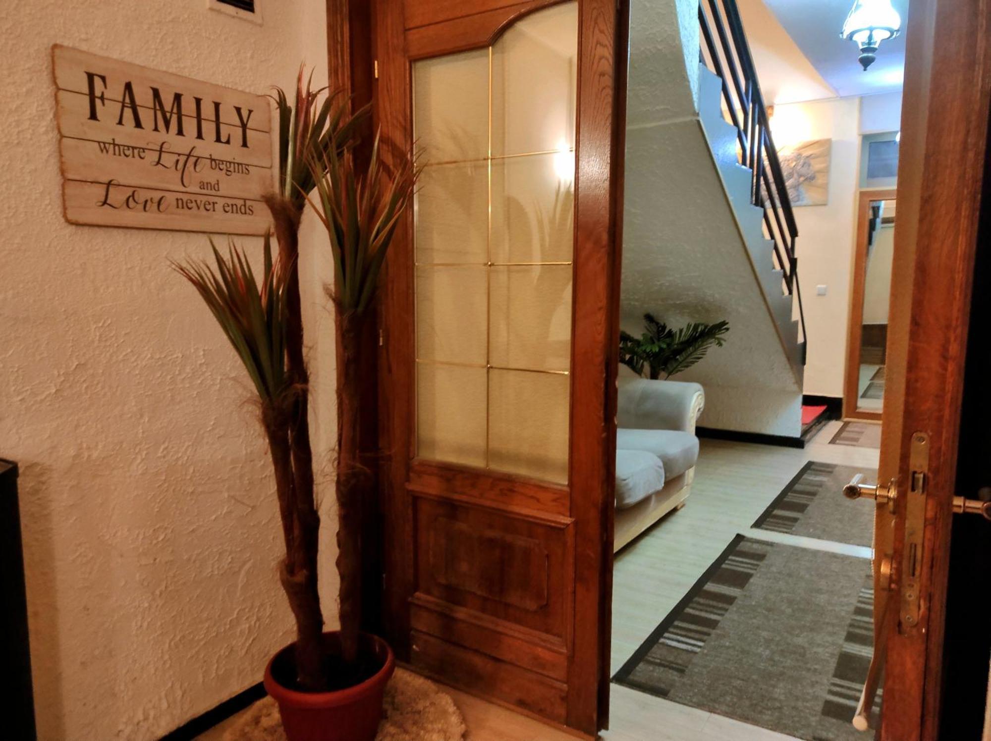 Urban Boutique Hotel Pristina Kültér fotó